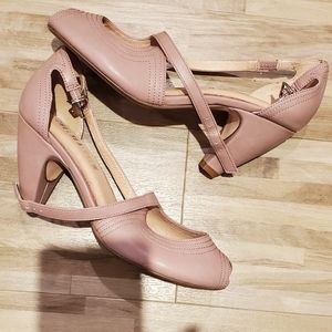 BNWOT Chelsea Crew Modcloth Traverse & Chorus strappy pink heels sz 6
